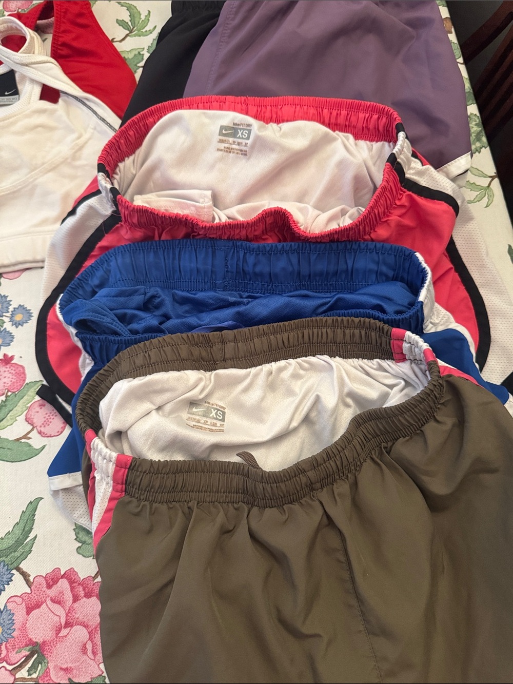 Huge Nike/workout bundle - Picture 13 of 14